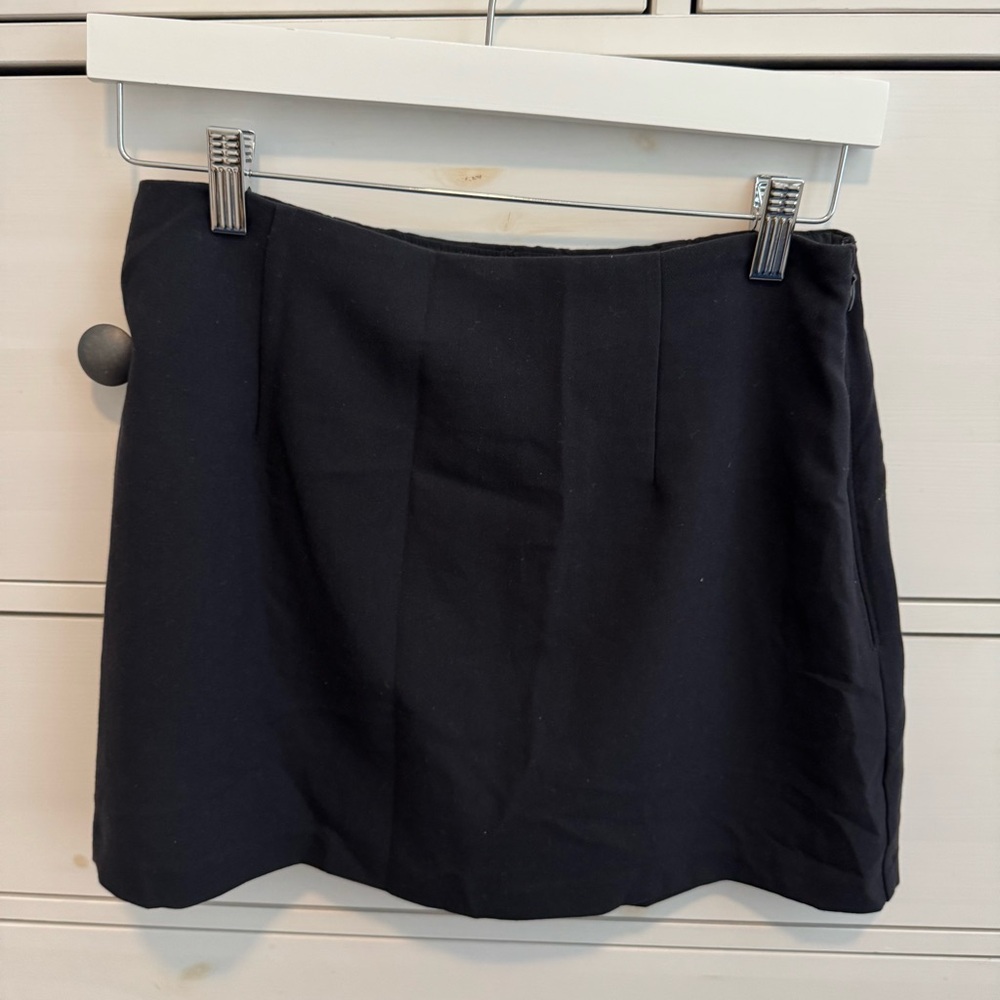 Abercrombie Classic Black Women's Skort